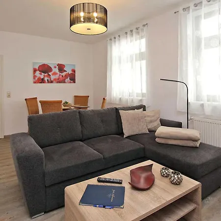 1 Bedroom Gorgeous In Waren Mueritz Apartmán *