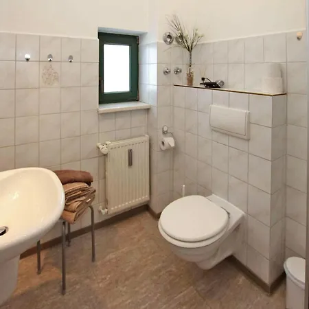 1 Bedroom Gorgeous In Waren Mueritz Apartmán