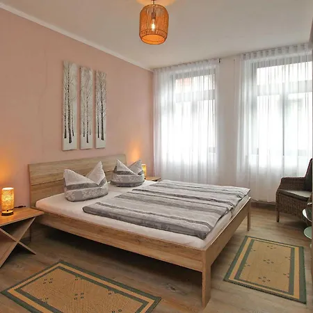 1 Bedroom Gorgeous In Waren Mueritz Apartmán