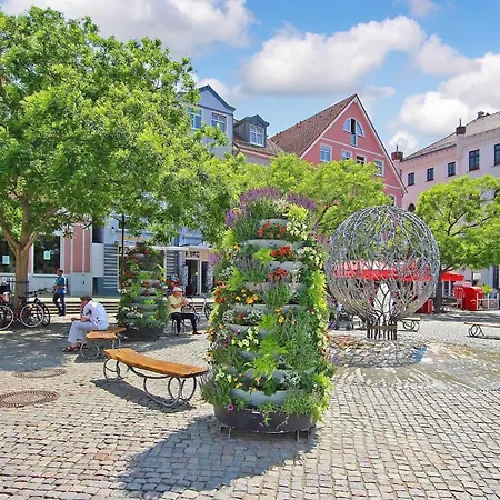 1 Bedroom Gorgeous In Waren Mueritz *